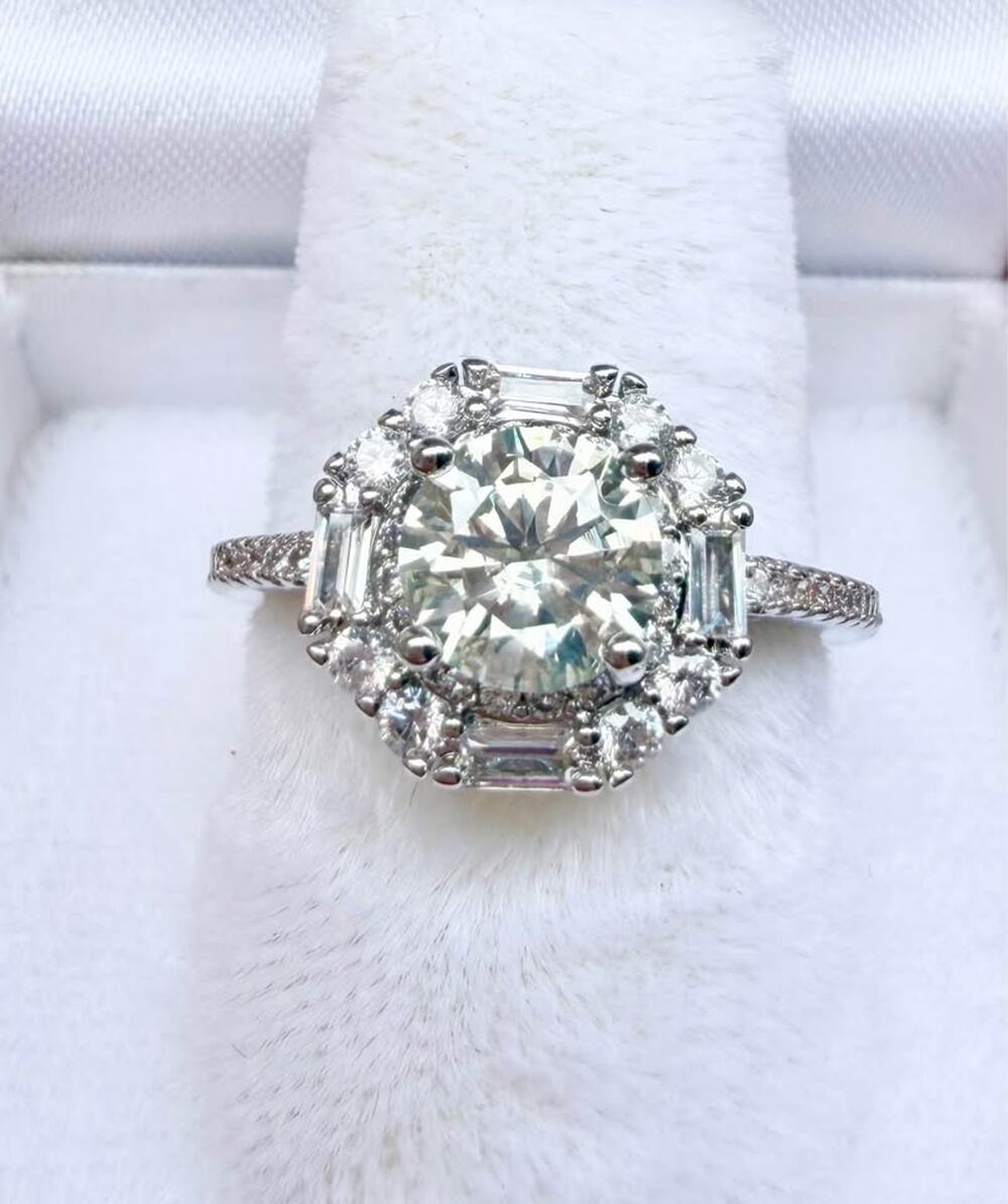 Genuine Moissanite Ring 2 Ct Size 6.75 or 7 GRA Certified S925 VVS1 & D Color